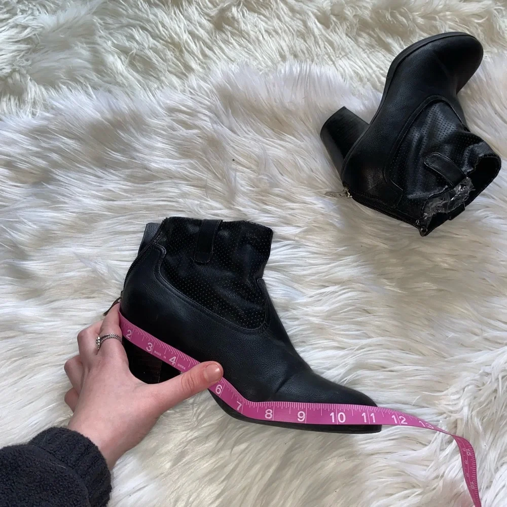 Sam & Libby black synthetic material size 8 M heeled ankle booties